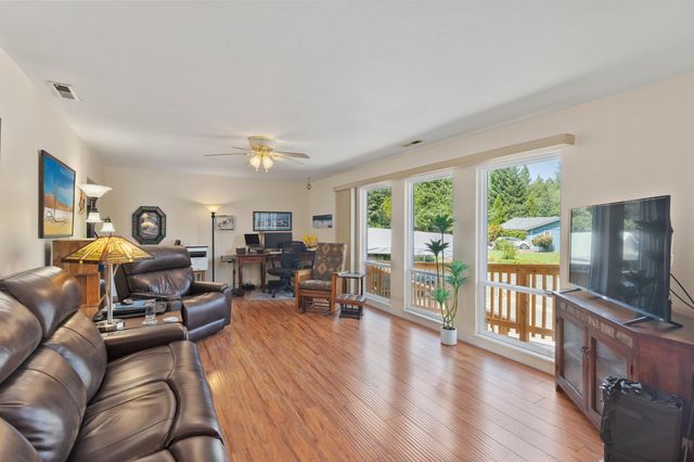 1603 NW Crescent Drive, Grants Pass, OR 97526