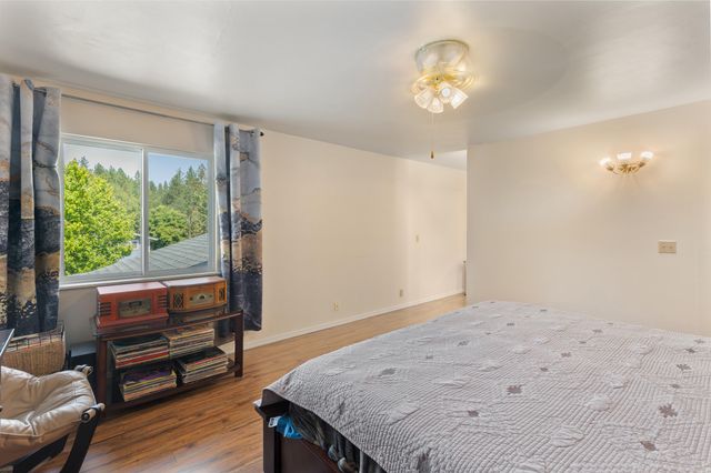 1603 NW Crescent Drive, Grants Pass, OR 97526