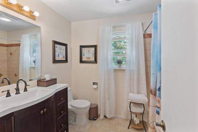 1603 NW Crescent Drive, Grants Pass, OR 97526