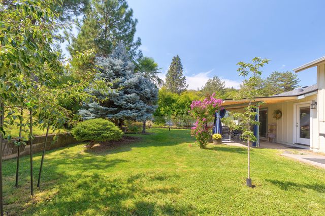 1603 NW Crescent Drive, Grants Pass, OR 97526