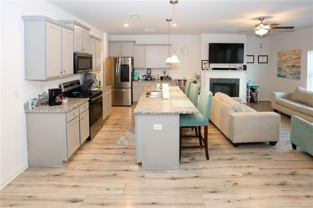 7488 Knoll Hollow Road, Lithonia, GA 30058