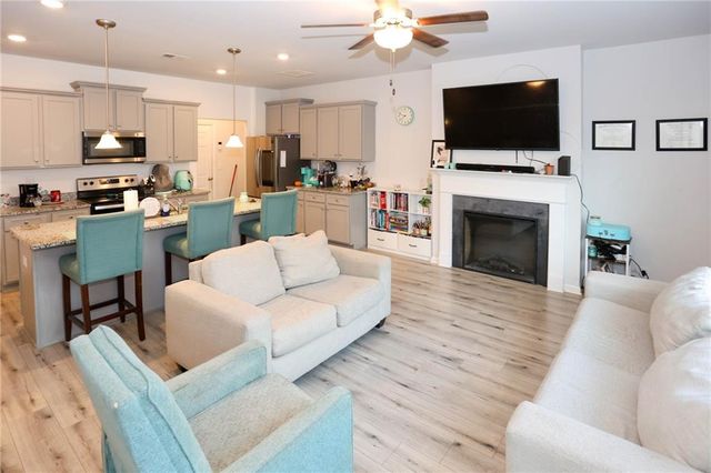 7488 Knoll Hollow Road, Lithonia, GA 30058