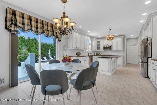 7 Mackenzie Road, Eatontown, NJ 07724