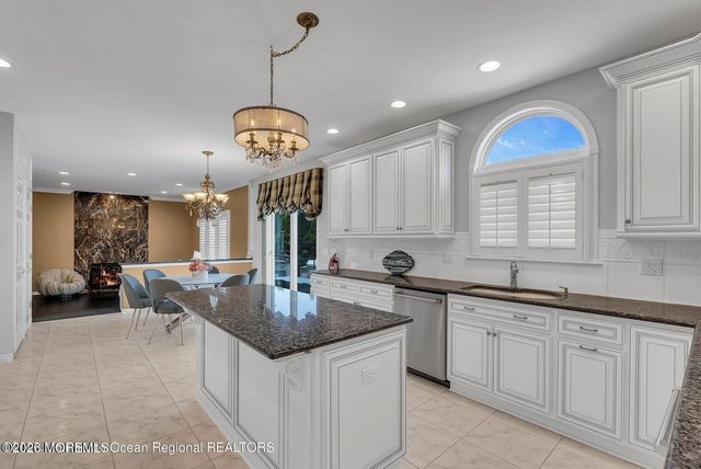 7 Mackenzie Road, Eatontown, NJ 07724