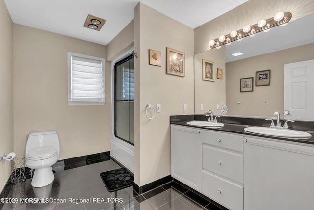 7 Mackenzie Road, Eatontown, NJ 07724