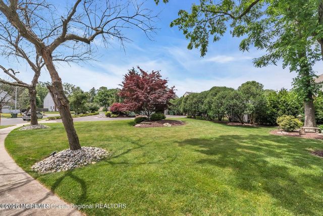 7 Mackenzie Road, Eatontown, NJ 07724