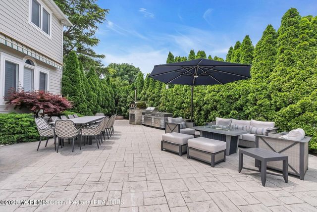 7 Mackenzie Road, Eatontown, NJ 07724