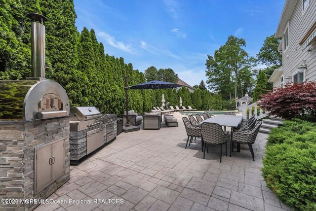 7 Mackenzie Road, Eatontown, NJ 07724