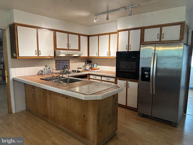 1195 GLENWOOD DR, Vineland, NJ 08361