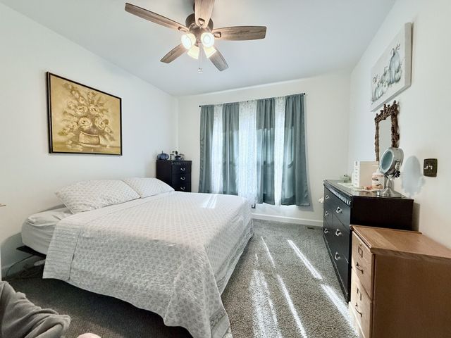 1021 Woodmont Dr, Dickson, TN 37055