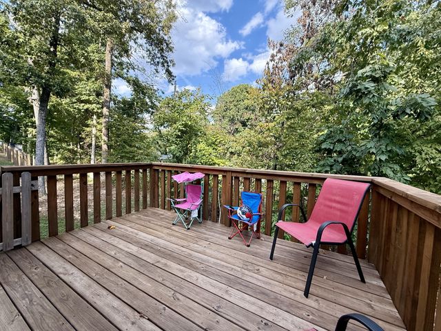 1021 Woodmont Dr, Dickson, TN 37055