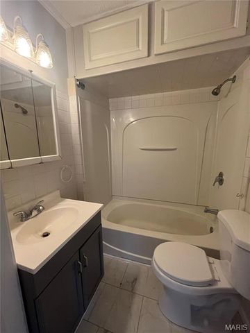 2471 Center Street, Granite City, IL 62040