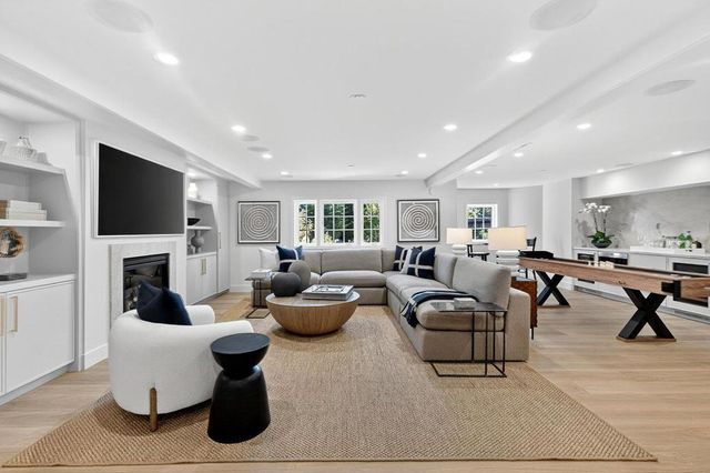 729 Chiltern Road, Hillsborough, CA 94010