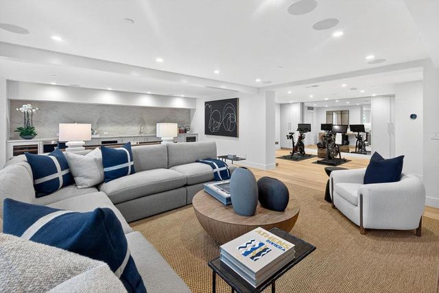 729 Chiltern Road, Hillsborough, CA 94010