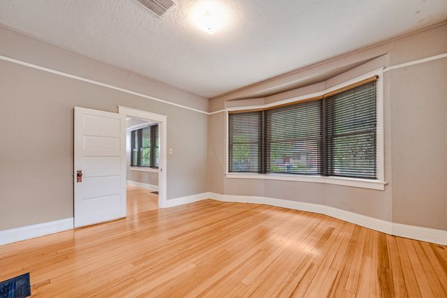 506 11th Street NW, Albuquerque, NM 87102