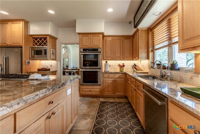 7209 US Highway 87, Cuero, TX 77954