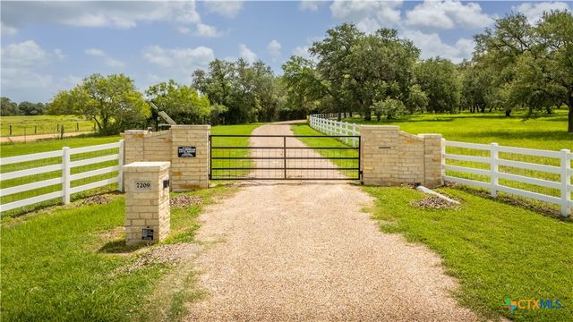 7209 US Highway 87, Cuero, TX 77954