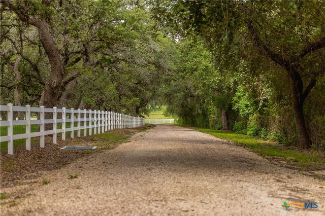 7209 US Highway 87, Cuero, TX 77954