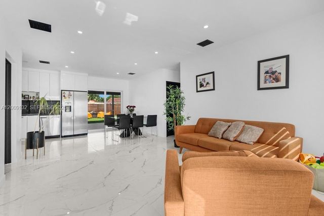 6941 Sheridan St, Hollywood, FL 33024