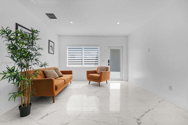 6941 Sheridan St, Hollywood, FL 33024