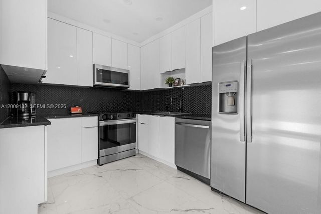 6941 Sheridan St, Hollywood, FL 33024