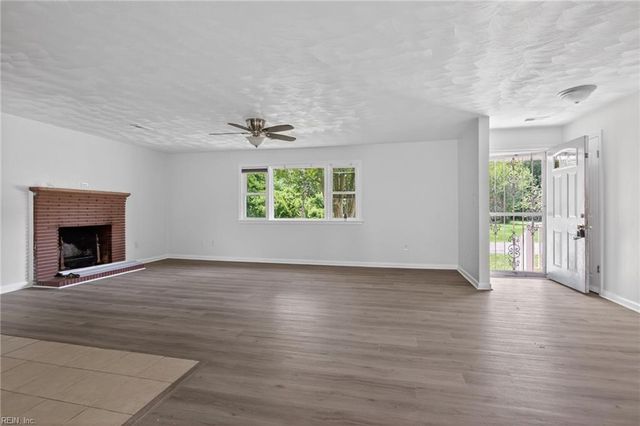 1703 Landsworth ST, Chesapeake, VA 23324