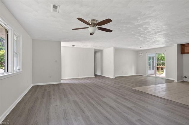 1703 Landsworth ST, Chesapeake, VA 23324