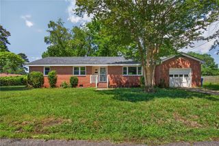 1703 Landsworth ST, Chesapeake, VA 23324