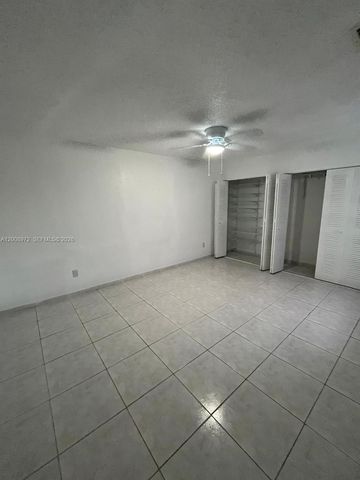 9704 NW 6th Ter 9704, Miami, FL 33172