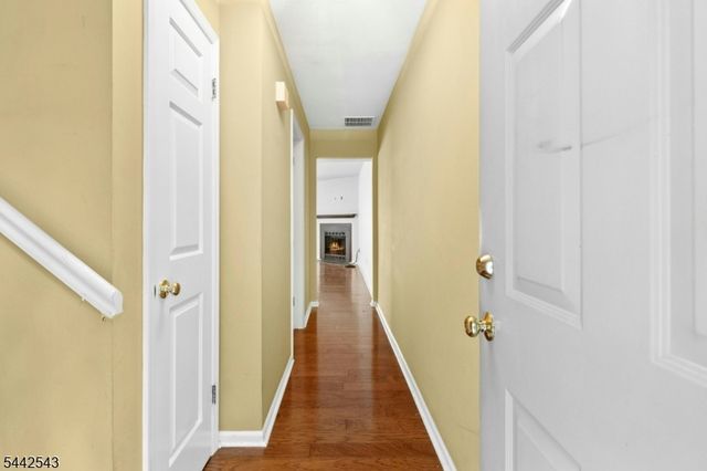 6 Crestwood Common, Scotch Plains Twp., NJ 07076
