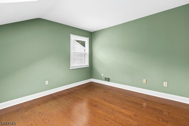 6 Crestwood Common, Scotch Plains Twp., NJ 07076