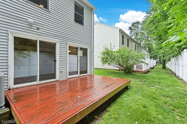 6 Crestwood Common, Scotch Plains Twp., NJ 07076