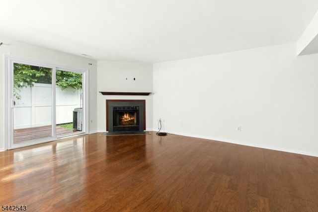 6 Crestwood Common, Scotch Plains Twp., NJ 07076