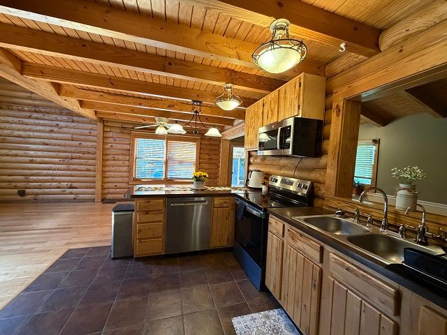 71 Gilbreath Road, Ash Flat, AR 72513