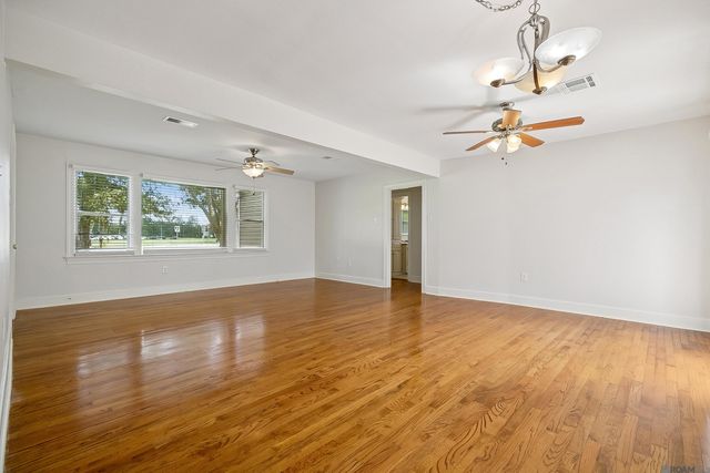 12515 Sullivan Rd, Baton Rouge, LA 70818