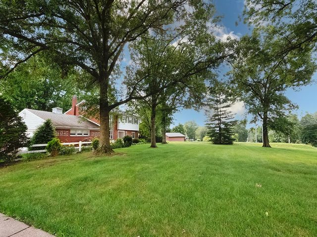 2848 Brodhead Rd, Aliquippa, PA 15001