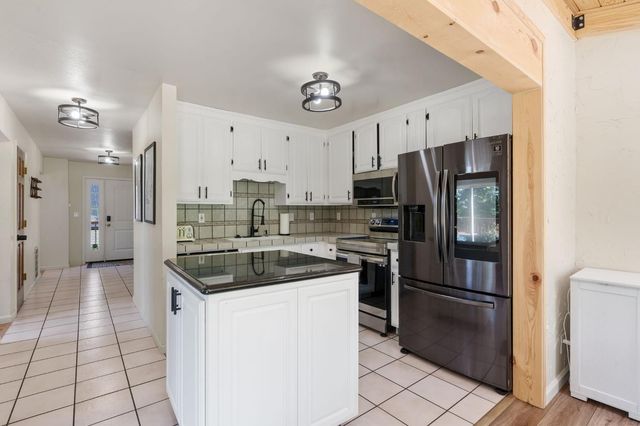 1845 Kit Carson Cir, Arnold, CA 95223