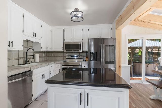 1845 Kit Carson Cir, Arnold, CA 95223
