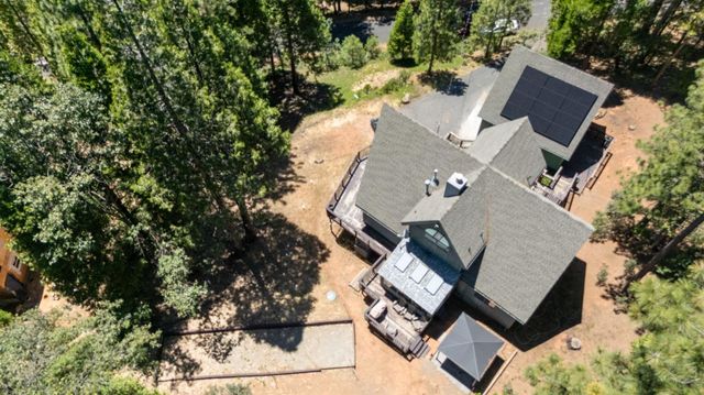 1845 Kit Carson Cir, Arnold, CA 95223