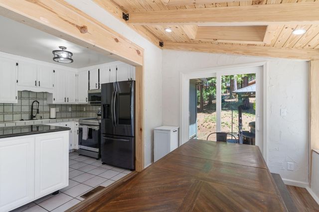 1845 Kit Carson Cir, Arnold, CA 95223
