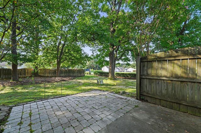 285 Dairy Road, Clayton, NC 27520