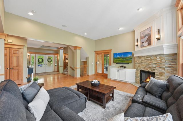 3312 Crestmoor Bay, Woodbury, MN 55125