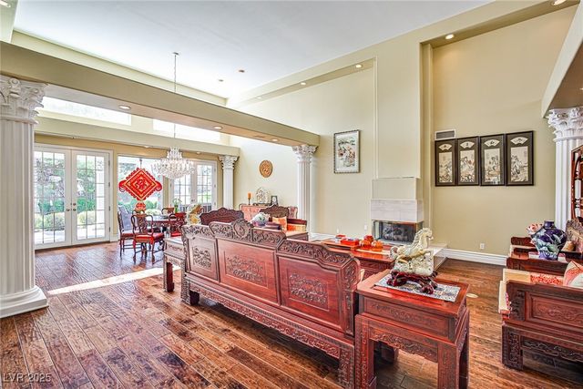 2300 Glenbrook Way, Las Vegas, NV 89117