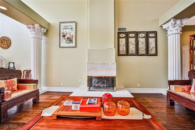 2300 Glenbrook Way, Las Vegas, NV 89117