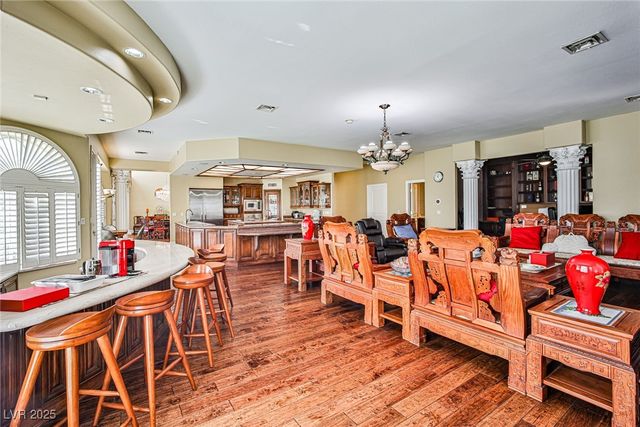 2300 Glenbrook Way, Las Vegas, NV 89117