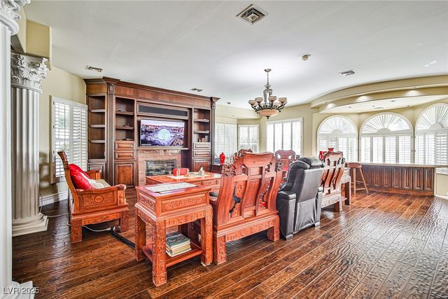 2300 Glenbrook Way, Las Vegas, NV 89117