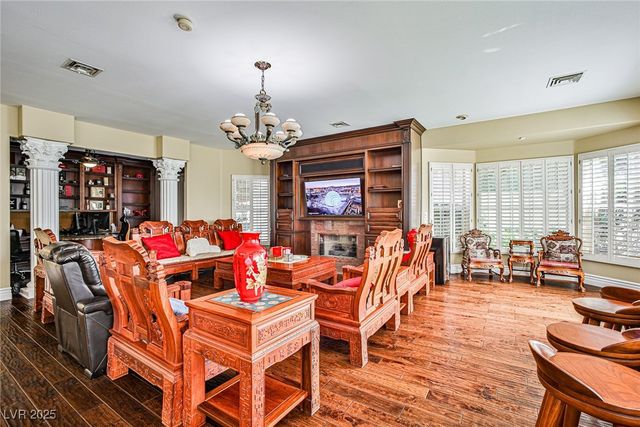 2300 Glenbrook Way, Las Vegas, NV 89117