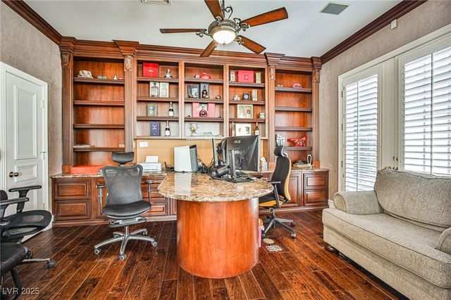 2300 Glenbrook Way, Las Vegas, NV 89117