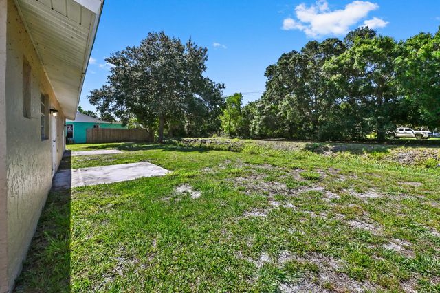 4548 SE Salvatori Road, Stuart, FL 34997