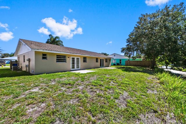 4548 SE Salvatori Road, Stuart, FL 34997